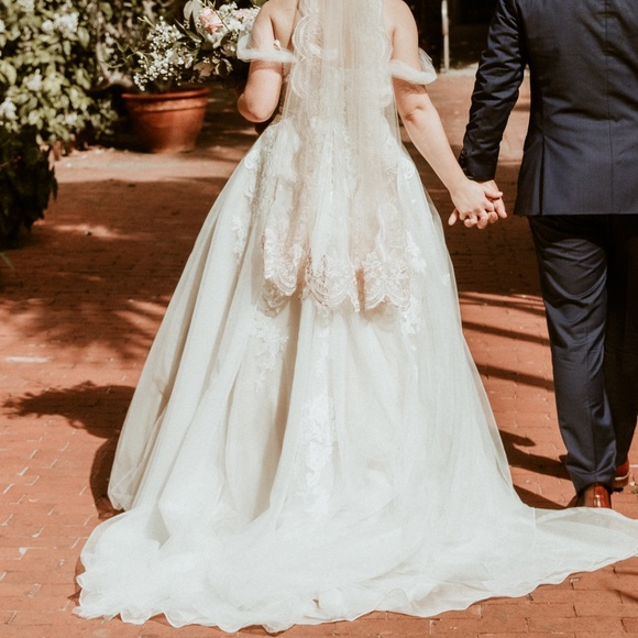 Wedding Dress - Picture 4 of 4